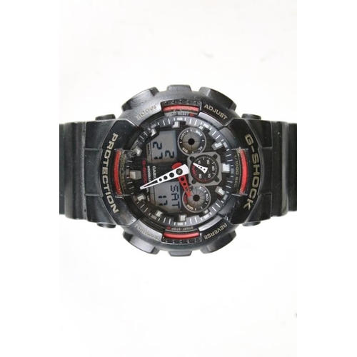 290 - A collection of three Casio G-Shock gents wristwatches.