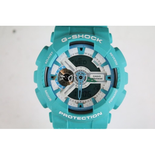 290 - A collection of three Casio G-Shock gents wristwatches.