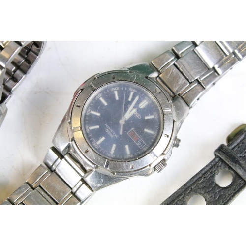 293 - A small collection of gents wristwatches to include Seiko and Sekonda examples together with a ladie... 