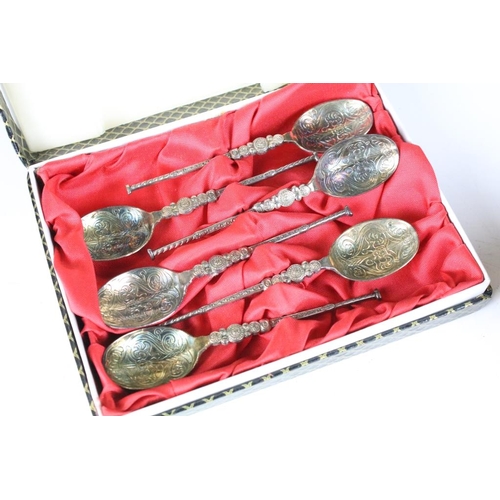 305 - A small quantity of silver plate to include a set of six anointing spoons.