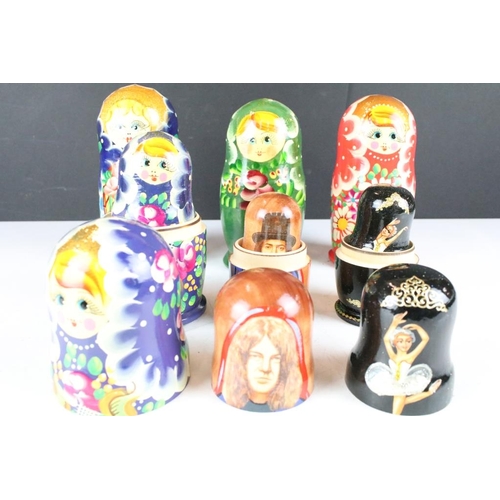 306 - A collection of Russian stacking dolls (contains 5 dolls) to include 'Deep Purple' together with a l... 