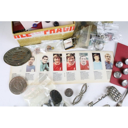 307 - A box of mixed collectables to include buttons, badges, cigarette lighter, watch, costume jewellery.... 