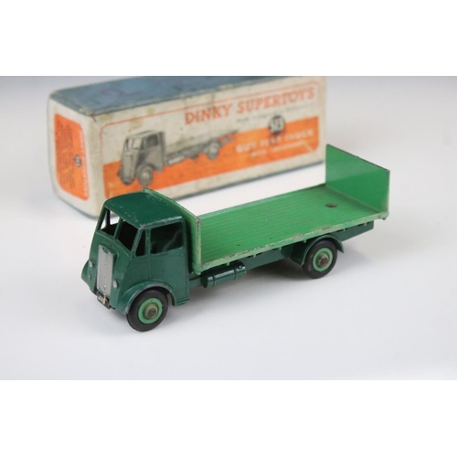 1422 - Five boxed Dinky diecast commercial models to include 2 x 513 Guy Flat Truck both in green (one box ... 