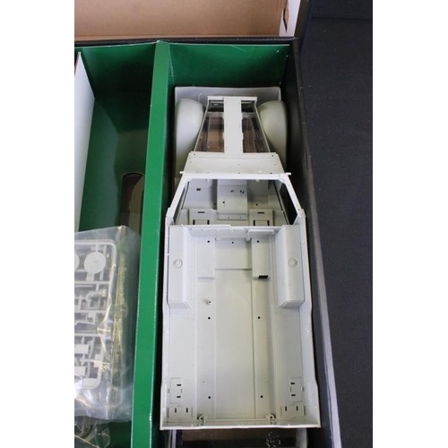 160 - Boxed Trumpeter 1/16 Multiple Gun Motor Carriage M16 plastic model kit, unbuilt & complete, ex