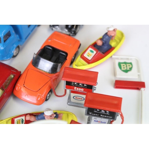 1438 - 32 Corgi diecast models, mid 20th C onwards, to include Corgi Major Simon Snorkey Fire Engine, Corgi... 