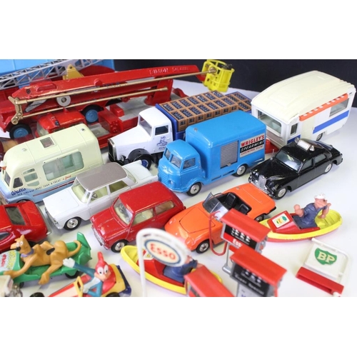 1438 - 32 Corgi diecast models, mid 20th C onwards, to include Corgi Major Simon Snorkey Fire Engine, Corgi... 