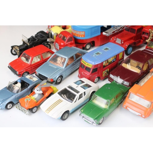 1438 - 32 Corgi diecast models, mid 20th C onwards, to include Corgi Major Simon Snorkey Fire Engine, Corgi... 