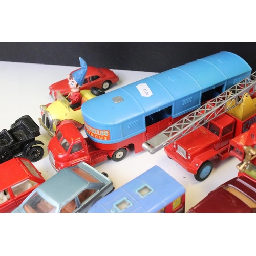 1438 - 32 Corgi diecast models, mid 20th C onwards, to include Corgi Major Simon Snorkey Fire Engine, Corgi... 