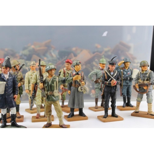 346 - Around 140 military metal figures, mostly Del Prado, to include Men At War and Napoleonic examples, ... 