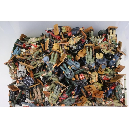 346 - Around 140 military metal figures, mostly Del Prado, to include Men At War and Napoleonic examples, ... 