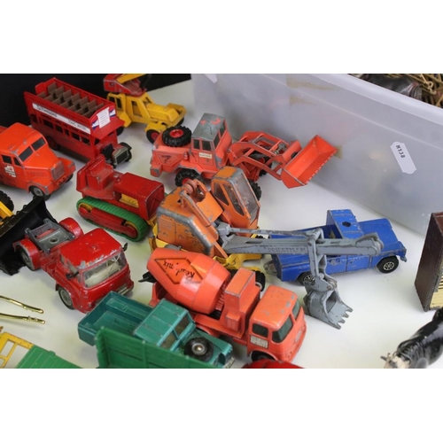 351 - 23 Mid 20th C play worn diecast farming models to include Britains, Crescent Toys & Dinky examples, ... 