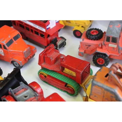 351 - 23 Mid 20th C play worn diecast farming models to include Britains, Crescent Toys & Dinky examples, ... 