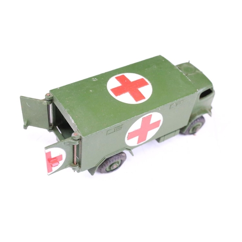 1441 - 15 Boxed Dinky military diecast models to include, 621 3 Ton Army Wagon x 2, 692 5.5 Medium Gun, 677... 