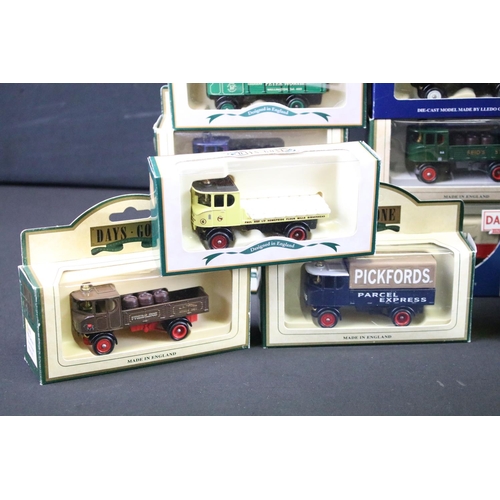 1120 - Over 90 Boxed Lledo diecast models to include Days Gone & Promotional Models examples. Diecast ex, b... 