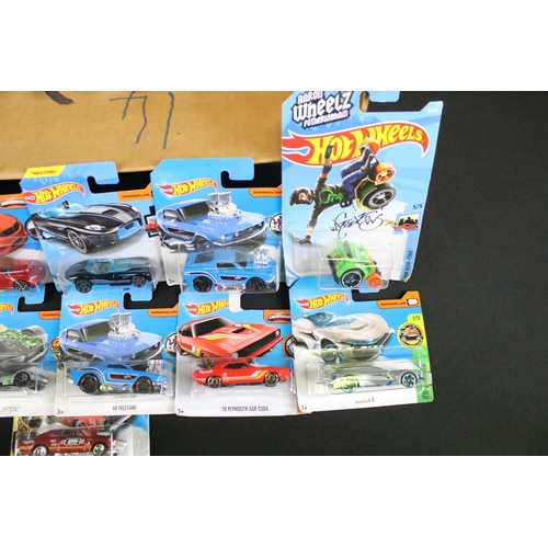 1122 - Over 80 carded Mattel Hot Wheels diecast models, featuring Retro Racers, HW Daredevils, Muscle Mania... 