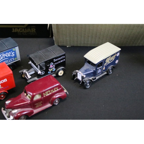 1126 - Two boxed Burago 1/18 scale diecast models to include 3006 Jaguar SS 100 & 3002 Mercedez Benz SSKL (... 