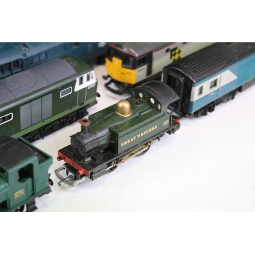 23 - Nine OO gauge locomotives to include Lima 26001, Hornby D7097, Lima Scots Grey etc