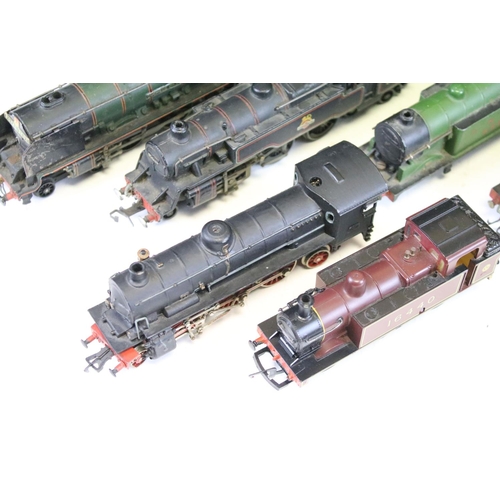 26 - Seven Hornby Dublo & OO gauge locomotives to include 4 x Dublo, 2 x Hornby and a Fleischmann, featur... 