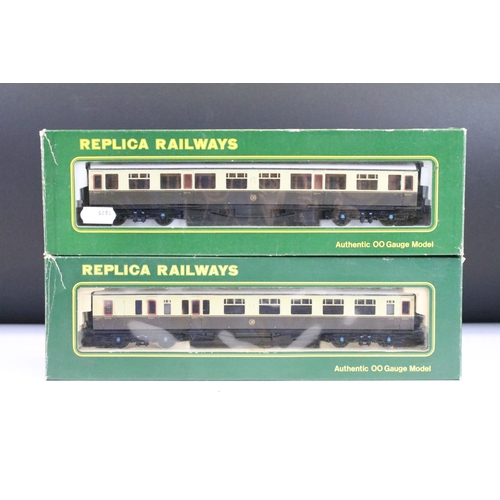 28 - 11 Boxed OO gauge items of rolling stock, all coaches, includes 7 x Bachmann (39027D, 34075, 34056, ... 