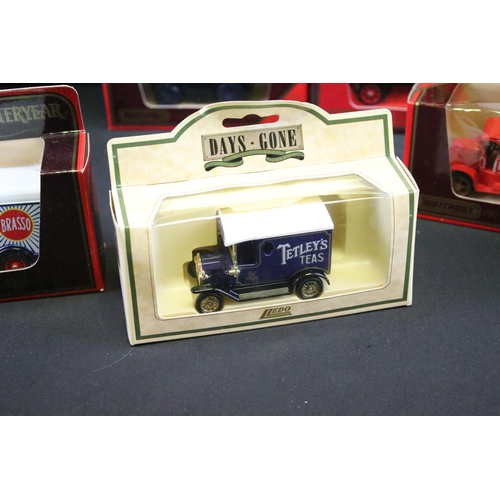 1211 - Collection of 42 boxed diecast models to include 33 x Matchbox Models Of Yesteryear featuring YS-16,... 