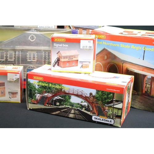 29 - 15 Boxed Hornby Skaledale trackside accessories to include R8752 Bungalow, R9636 Great Northern Skal... 