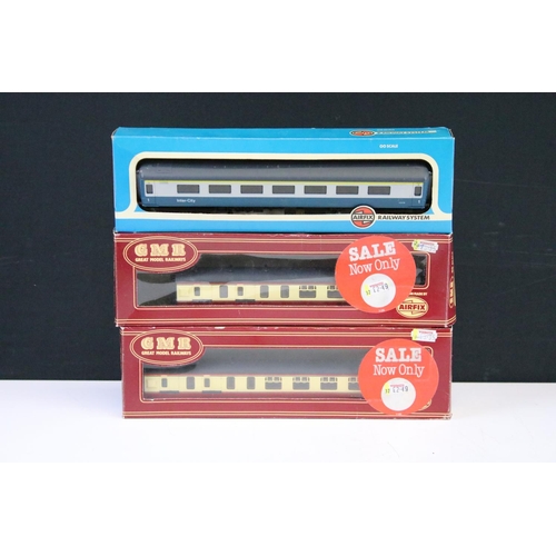 31 - 22 Boxed OO gauge items of rolling stock to include 20 x Hornby / Triang and 2 x Airfix, features co... 