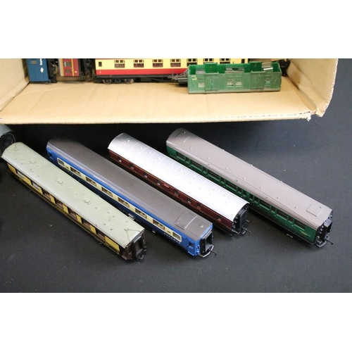 32 - 35 OO gauge & Hornby Dublo items of rolling stock to include mainly Hornby coaches featuring Night M... 