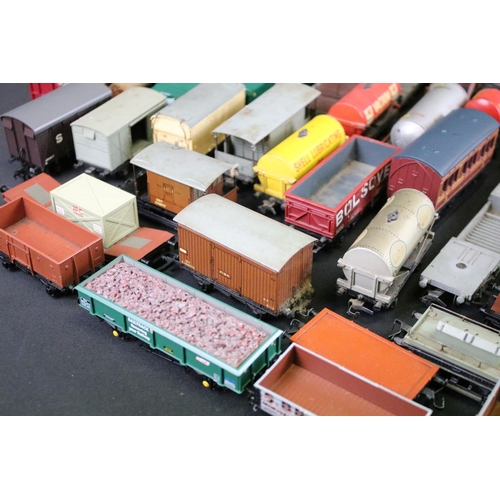 34 - Over 60 OO gauge and Hornby Dublo items of rolling stock featuring Hornby, Bachmann etc to include w... 
