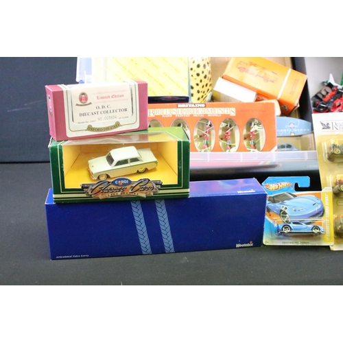 1215 - Collection of approximately 20 boxed/ carded diecast models to include examples of Corgi Classics, C... 