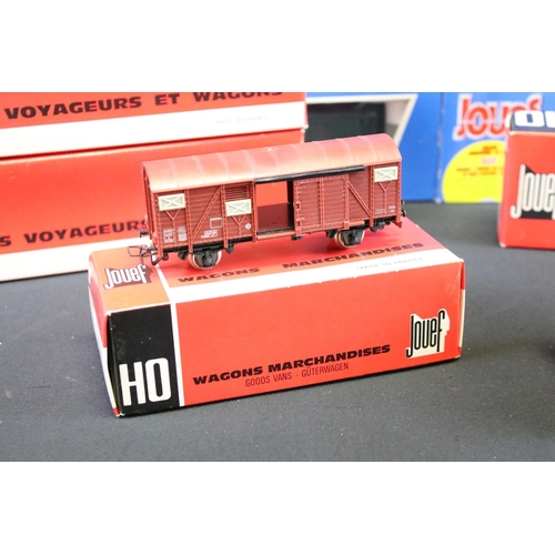 37 - 14 Boxed Joeuf HO gauge items of rolling stock to include 511400 Rivets 2E CL, 6240, 8500, 530900 et... 