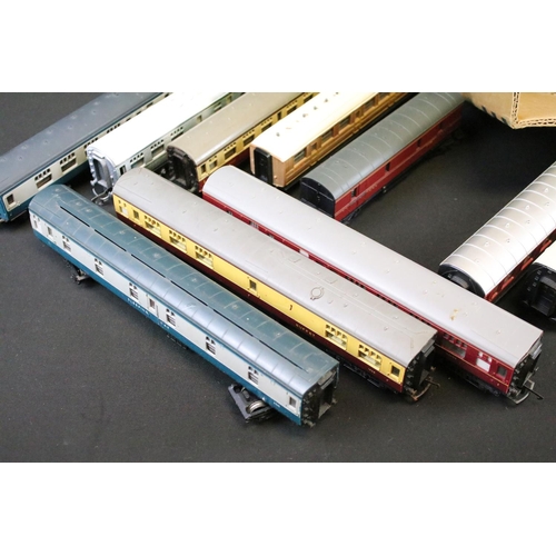 40 - 28 OO gauge items of rolling stock, all various coaches featuring Hornby, Triang and Lima