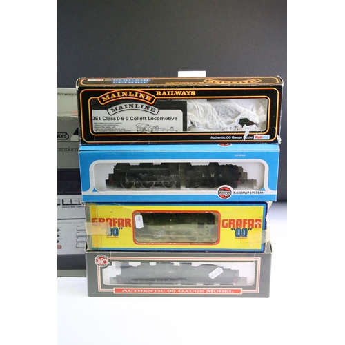 47 - Collection of OO gauge model railway to include 7 x boxed locomotives featuring Hornby Railroad R349... 