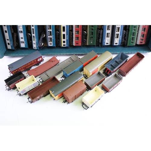 48 - 30 OO gauge items of rolling stock to include Hornby, Triang, Airfix etc featuring coaches, vans and... 