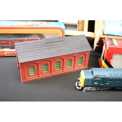 67 - Collection of OO / HO gauge model railway to include Hornby R350 A4 Mallard Locomotive with box, box... 