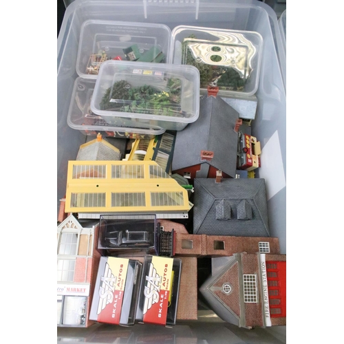 82 - Large quantity of contemporary OO gauge model railway trackside accessories to include Hornby Skaled... 