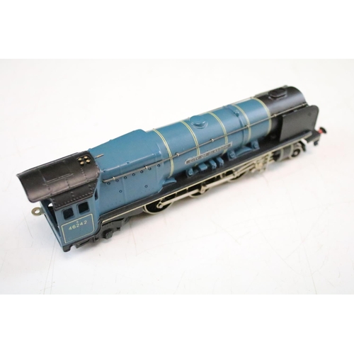 87 - Two boxed Wrenn OO gauge locomotives to include W2225 2-8-0 Freight LMS and W2229 4-6-2 City of Glas... 