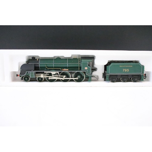 91 - Seven boxed OO gauge locomotives to include 5 x Hornby (ltd edn Mallard, R154 SR Loco Sir Dinadan, S... 