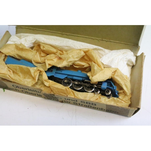 95 - Collection of Z gauge model railway to include Marklin 8810 Blue Comet 4-6-2 locomotive New Jersey C... 