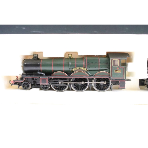 123 - Six boxed Hornby OO gauge locomotives to include R2389 GWR 4-6-0 Castle Class locomotive 4086 Builth... 