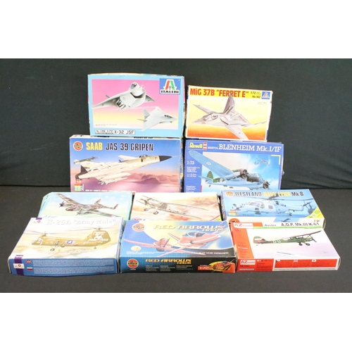 135 - Around 38 boxed 1/72 plastic model kits to include 6 x Aoshima, 7 x Italeri, 7 x Airfix, Hobby Boss,... 