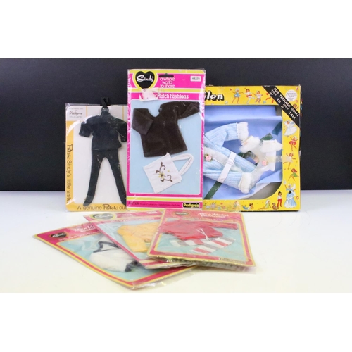 292 - Five carded Pedigree Sindy / Patch outfits to include 4 x Mix n' Match Fashions (44332, 44329, 44176... 