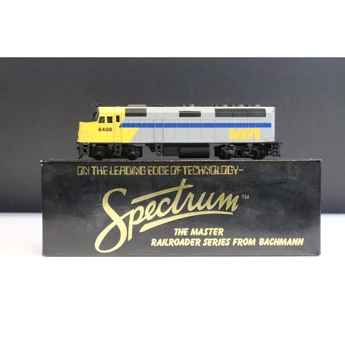 109A - Boxed Bachmann Spectrum HO gauge 87014 EMD F40 PH Diesel VIA #6406 (Canada) locomotive