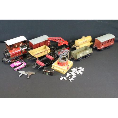 117A - Group of Hornby O gauge model railway to include 7 x items of rolling stock, crane, 0-4-0 locomotive... 