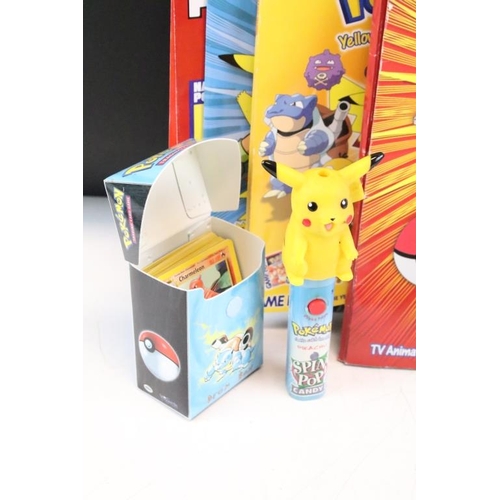 265 - Pokémon - Collection of Pokémon related items to include Topps Pokémon Trading Cards contained withi... 