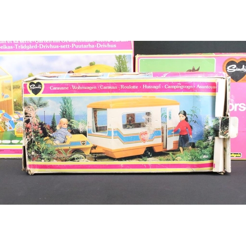 1505 - Sindy - Collection of ten boxed Pedigree Sindy play sets/ accessory sets to include Caravan (Tatty e... 