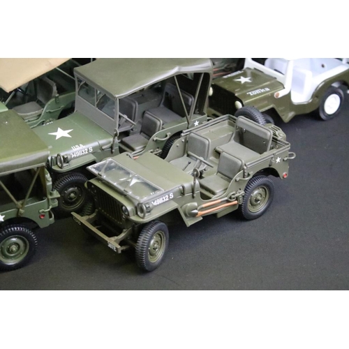 404 - Collection of 13 diecast, tinplate & plastic USA military jeep models, of varying scales, to include... 