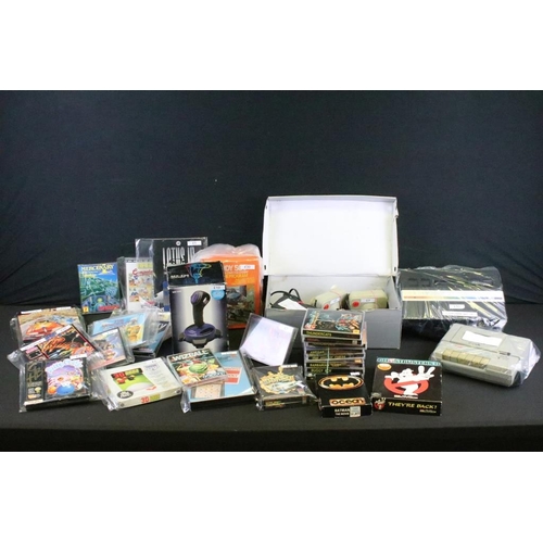 410 - Retro Gaming - Collection of games and accessories to include Atari 2600 console boxed Saitek Megagr... 