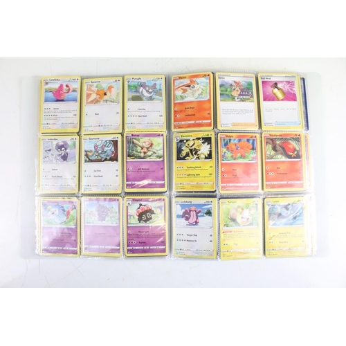 489 - Pokémon Trading Cards - Collection of Pokémon Trading Cards featuring Vivid Voltage set, Darkness Ab... 