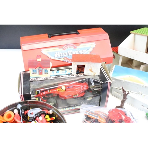 490 - Collection of various mixed toys and games to include Grandstand LCD retro gaming, quantity of Micro... 