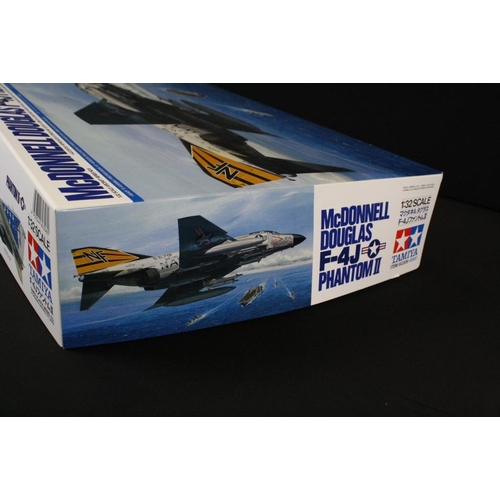 195 - Boxed Tamiya 1/32 No 6 8800 McDonnell Douglas F-4J Phantom II plastic model kit, unbuilt & complete,... 